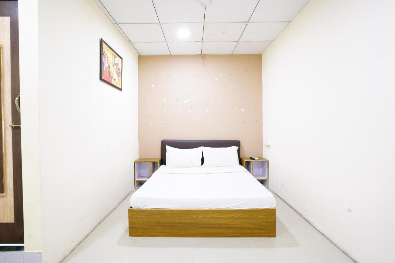Hotel Nova Rooms Atlanta Shopping Surat Exterior foto